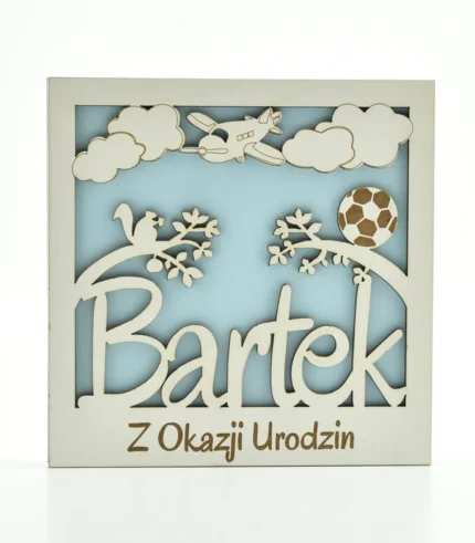 Kartka drewniana na urodziny z imieniem Bartek, 14×14 cm