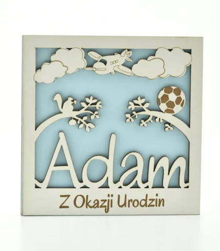 Kartka drewniana na urodziny z imieniem Adam, 14×14 cm